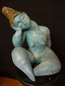 Sculpture de dinah goldstein: Petite déesse bleue