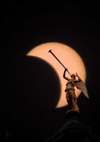 Trompette angélique (éclipse solaire du 12 août 2026) par Jean-Luc Rousseau