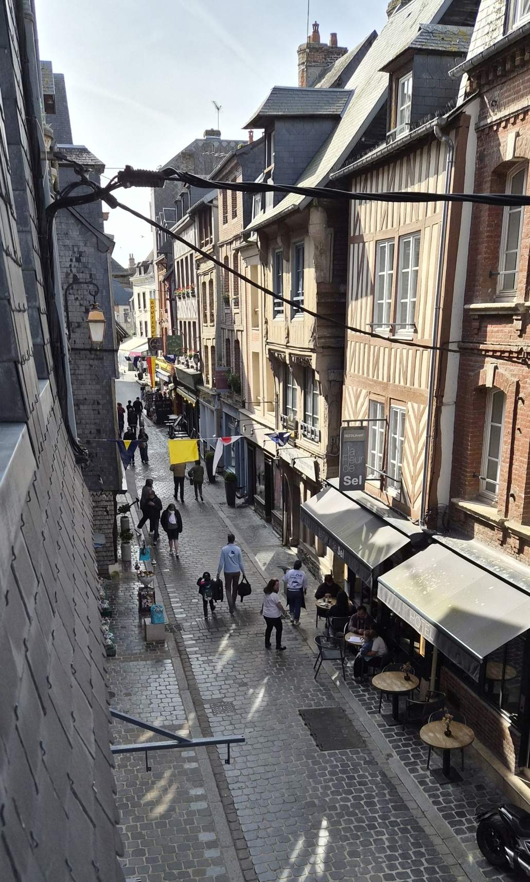 Vue de la rue Haute à Honfleur